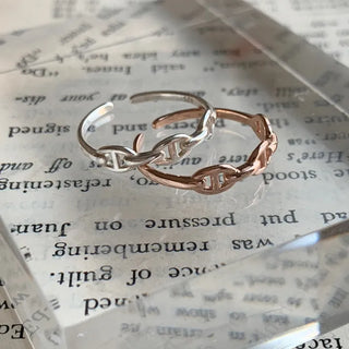 Slim Oval Pattern Open Ring