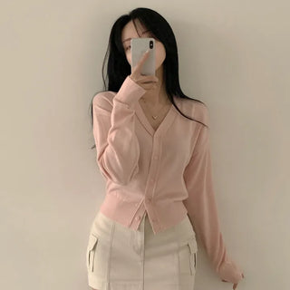 Delicate Wool V-Neck Long Sleeve Knit Cardigan