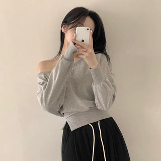 Slimming Off-Shoulder Raglan Slit Cropped Sweatshirt