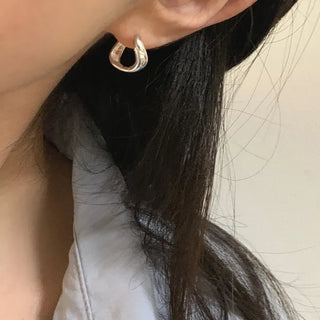 Mini Wavy One-Touch Earrings