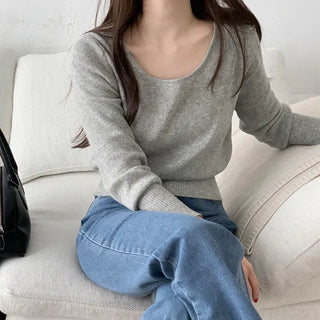 Innocent and Delicate Crop U-Neck Knit
