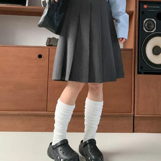 Wow, pleated midi skirt