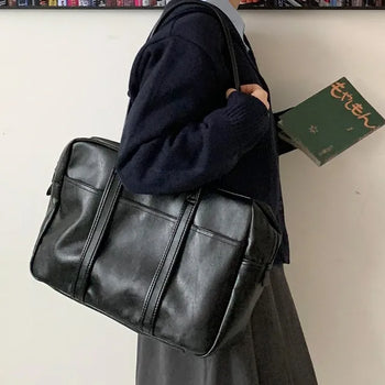 Ukuta shoulder bag