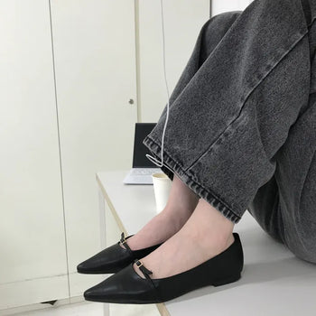 Strap flat shoes