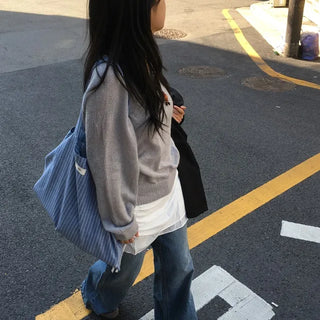 Bell V-neck Knit