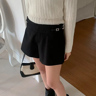Low belt shorts