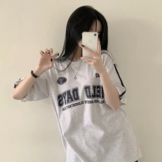 A Distinct Point! Lettering Print Boxy Round Short Sleeve T-shirt