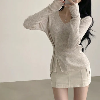 Full of delicate charm, Bamboo Two-Way Ribbed V-Neck Long Sleeve Knit