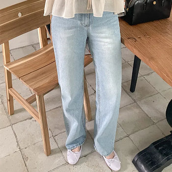 Easy Light Wash Semi-Wide Denim Pants
