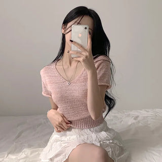 Cool and Delicate Fit V-Neck Cropped Short Sleeve Knit