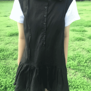 Cheek Hooded Frill Sleeveless Dress