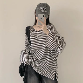 Lightweight until autumn, Striped V-neck Boxy Slit Long Sleeve T-shirt