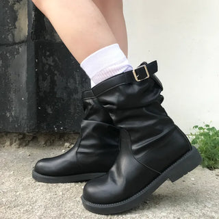 Loose-fit shirred boots