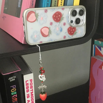 Plati Strawberry Keyring Set Pattern Transparent iPhone Case