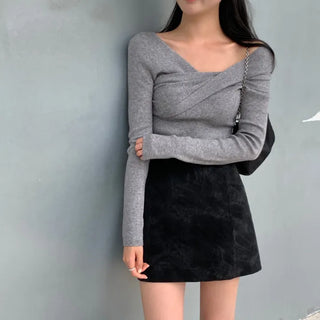 Moen Asymmetrical Twist Off-Shoulder Ribbed Knit