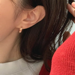 Simple Line Point One-Touch Hoop Earrings