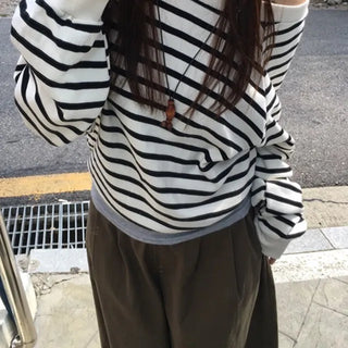 Striped Off-Sweatshirt