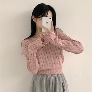 Slimming wool cable knit round crop long sleeve knit