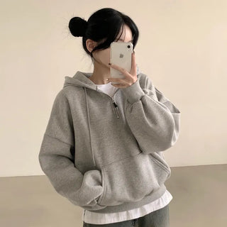 Protective yet avant-garde style, Fleece-lined daily half-zip boxy hoodie