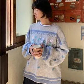 Flower embroidered knit