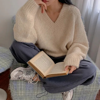 Beluga V-neck knit