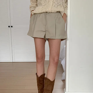 Bara pintuck shorts