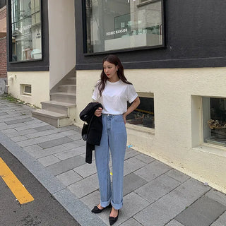 Essi T