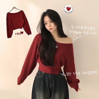 Delicate Slim Fit, Lip Neck, One-Off Shoulder, Button Hem, Cropped Avant-Gallery Fit Wool Long Sleeve Knit