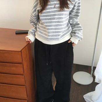 Striped Off-Skin Knit Sweatshirt
