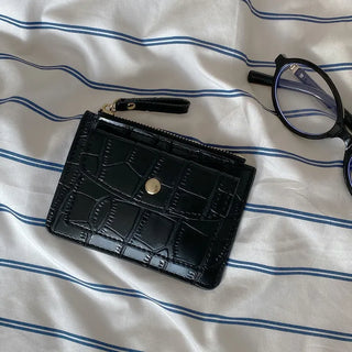 Simple black card coin wallet