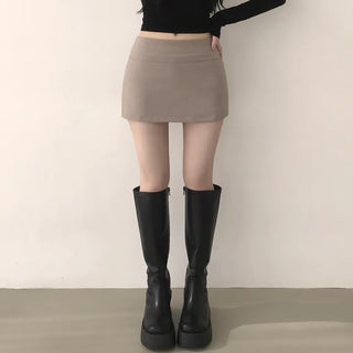 Leg-lengthening, low-rise elasticated stretch spandex mini skirt