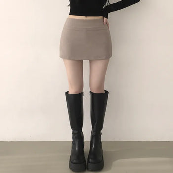 Leg-lengthening, low-rise elasticated stretch spandex mini skirt
