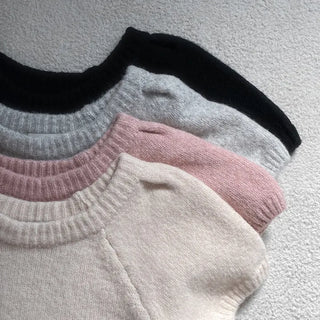 Half puff knit , thick inner round neck knit