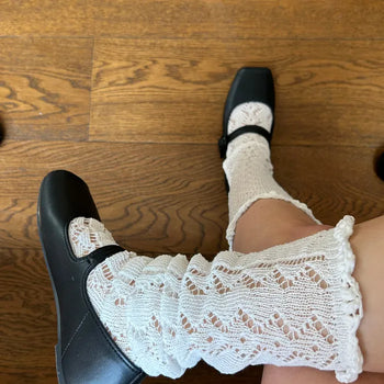 Square-toe Mary Jane flat shoes