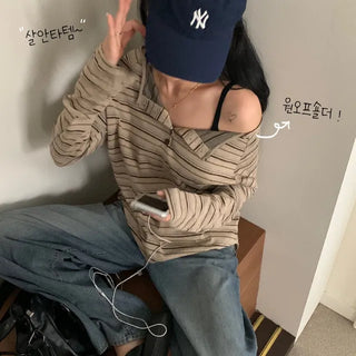 [Oversized / Perfect for Midsummer] Mood Hip Stripe Off-Shoulder Long Sleeve Tee