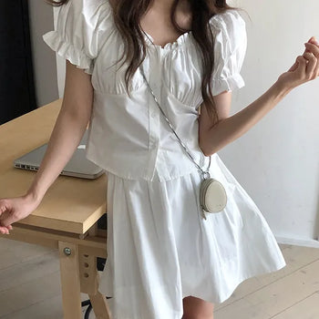 Buena Ruffle Short Sleeve Blouse