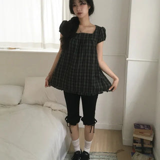 frilled capri pants