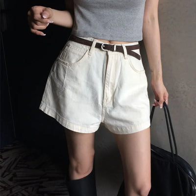 Musty three-quarter length shorts
