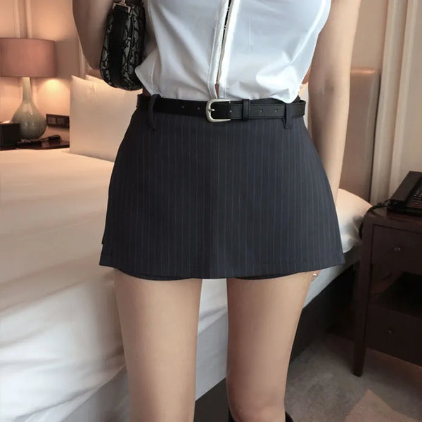 Baking belt pinstripe skirt-pants