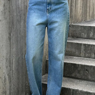 Back slit light denim pants
