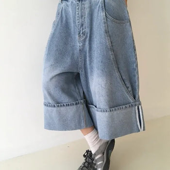 Cut-out Bermuda shorts