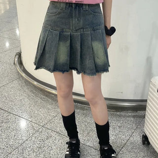Dark blue basic pleated denim mini skirt