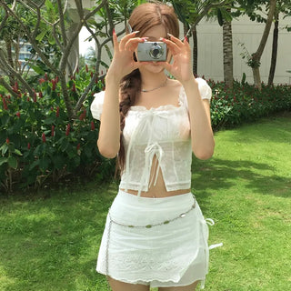 Minute Ribbon Lace Punching Puff Blouse
