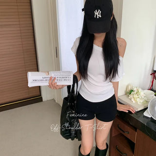 [Neujonyeo..] Feminine One-Off Shoulder Shirred Short Sleeve T-shirt