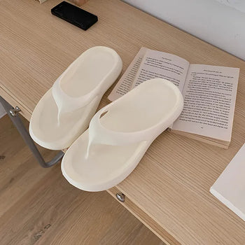 Soft jelly flip-flops