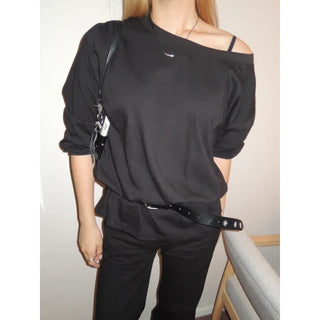 Sio Off-shoulder Top (2 colors)