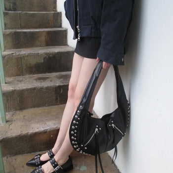 Heart Point Round Shoulder Bag