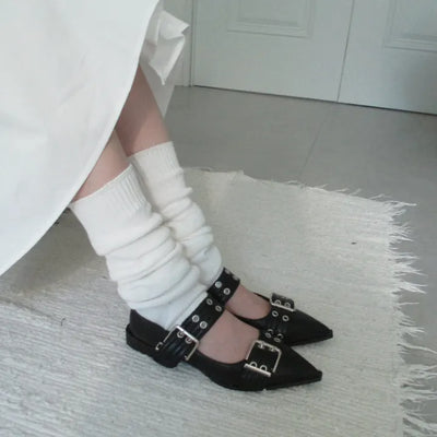 Eyelet flat shoes