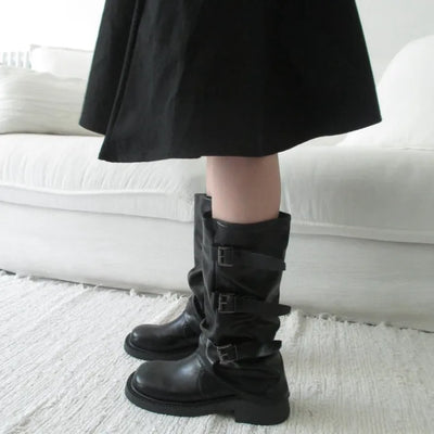 Buckle-point boots