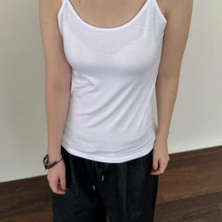 Basic inner round sleeveless top